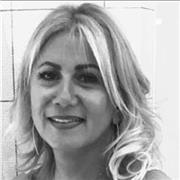 Professeure d’espagnol native et passionnée par l’Espagne. Madrid, la capitale où vécu pendant 25 ans et réalisé mes études, je saurai vous transmettre le goût et la passion pour cette langue avec la méthodologie nécessaire ! 💃